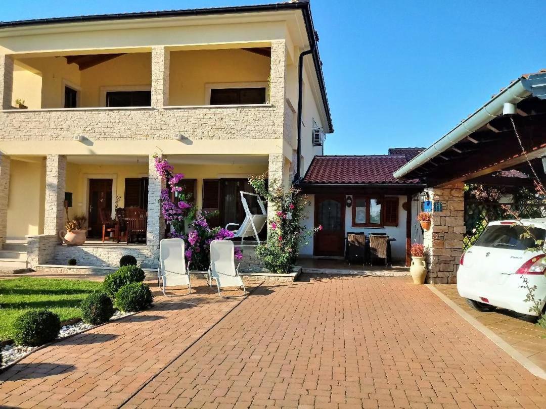 Apartments Sara บาเล ภายนอก รูปภาพ
