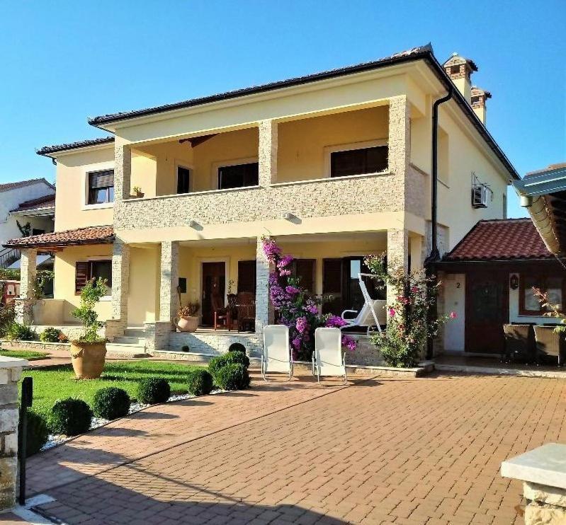 Apartments Sara บาเล ภายนอก รูปภาพ