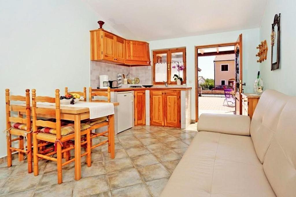 Apartments Sara บาเล ภายนอก รูปภาพ