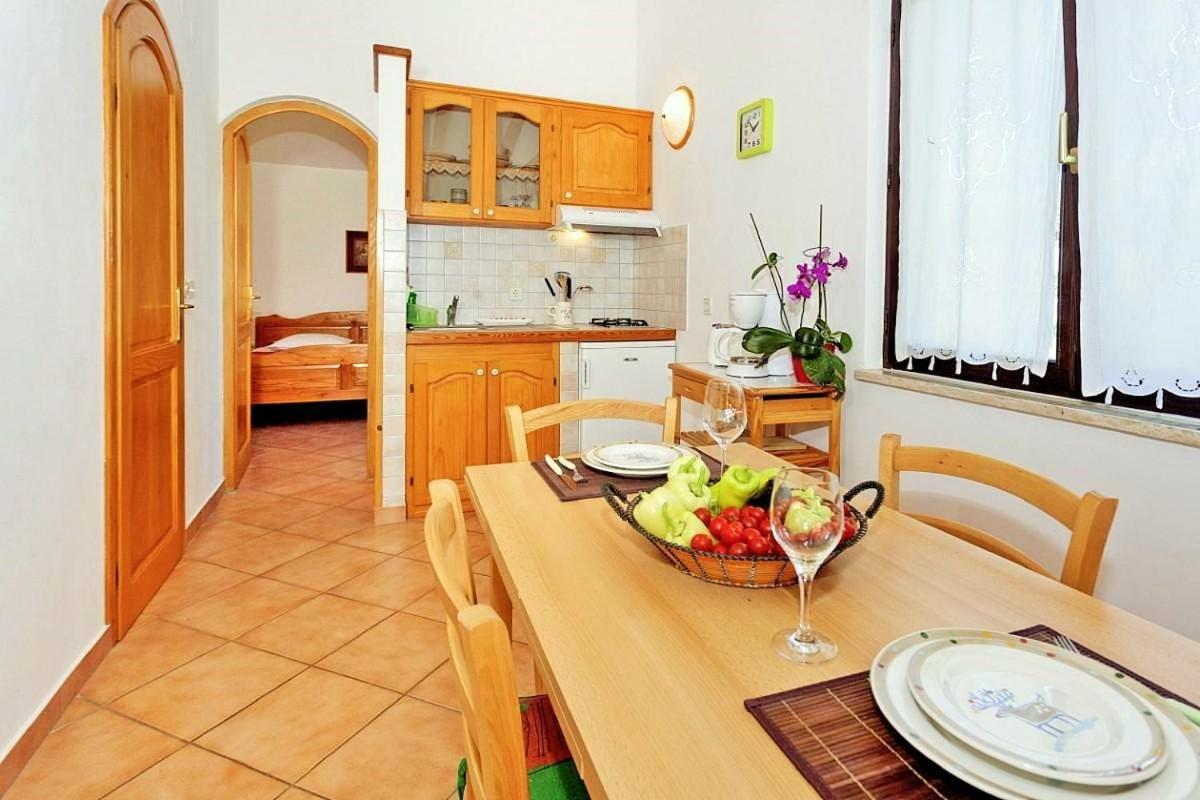 Apartments Sara บาเล ภายนอก รูปภาพ